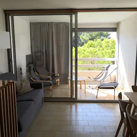Calme A Giens , 2 Pas Du Port Et Des Plages Апартаменты