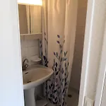 Apartment Calme A Giens , 2 Pas Du Port Et Des Plages