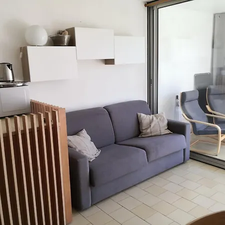 Calme A Giens , 2 Pas Du Port Et Des Plages Hyères