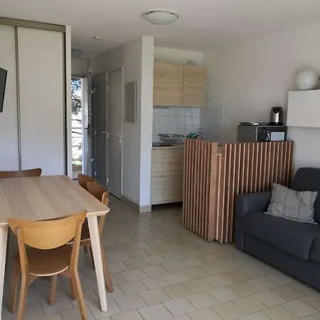 Calme A Giens , 2 Pas Du Port Et Des Plages * Hyères