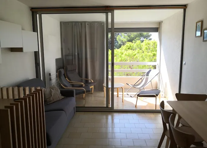 Calme A Giens , 2 Pas Du Port Et Des Plages Apartman